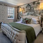 Georgian House Hotel 4*