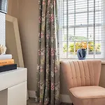 Georgian House 4*