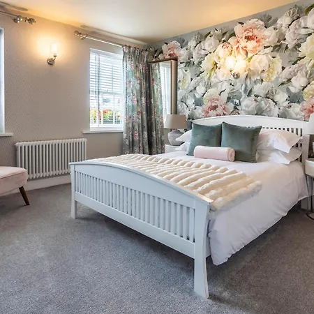 فندق Georgian House 4*