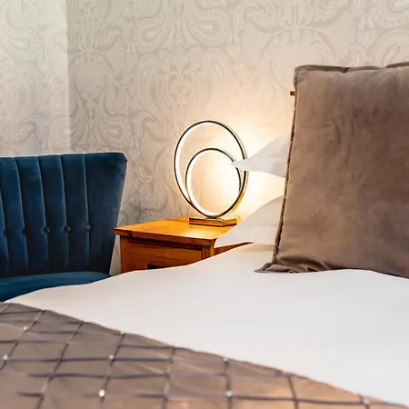 Georgian House Hotel