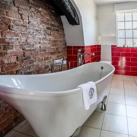 Georgian House Hotel 4*