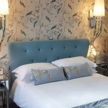 Georgian House Отель 4*