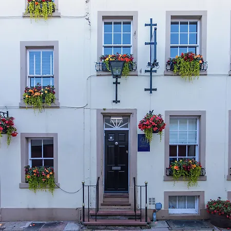Georgian House 4*