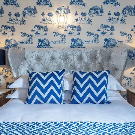 Georgian House Hotel