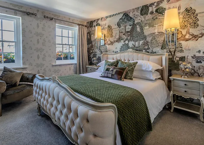 Georgian House Hotel 4*