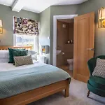 Georgian House Hotel 4*