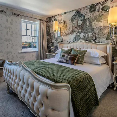 Georgian House Otel 4*