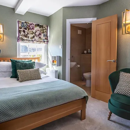 Georgian House Otel 4*