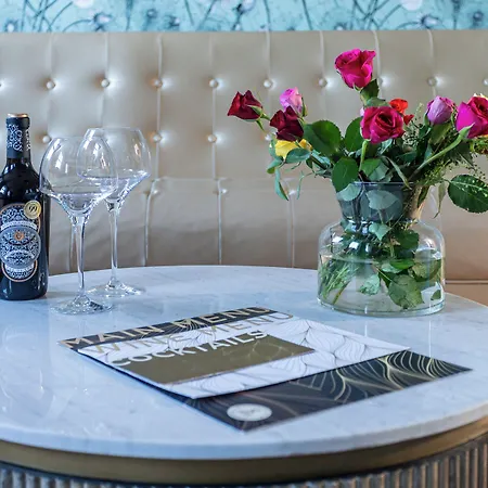 Georgian House Otel 4*