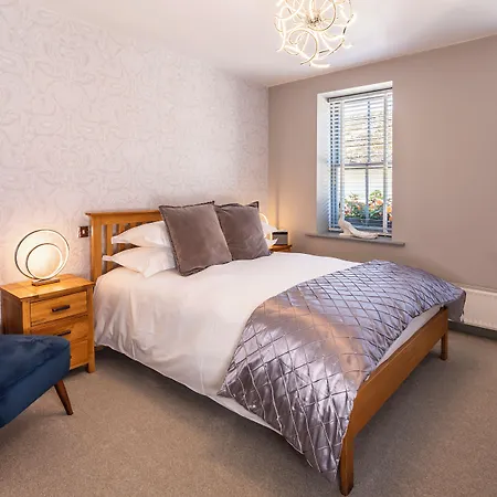 Georgian House Otel 4*